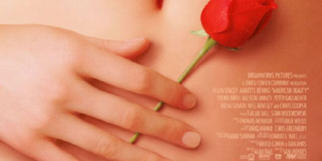 American Beauty: Σε ποια γνωστή ηθοποιό ανήκει το χέρι της αφίσας της ταινίας;