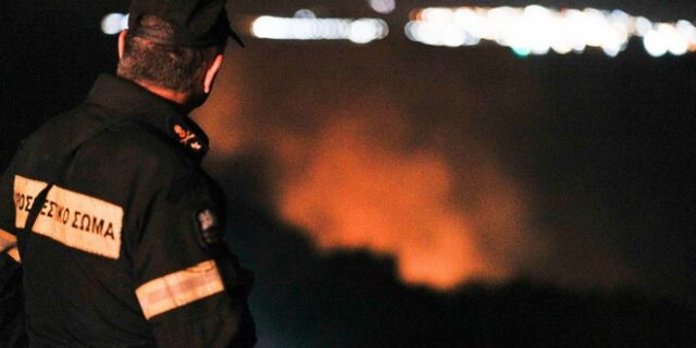 Κάλυμνος: Σε εξέλιξη φωτιά στη χωματερή