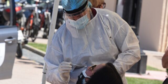 Κορονοϊός: 2812 νέα κρούσματα σήμερα στην Ελλάδα – 63  νεκροί και 639 διασωληνώσεις