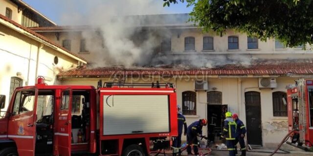 Χανιά: Φωτιά μέσα στην δημοτική αγορά της πόλης