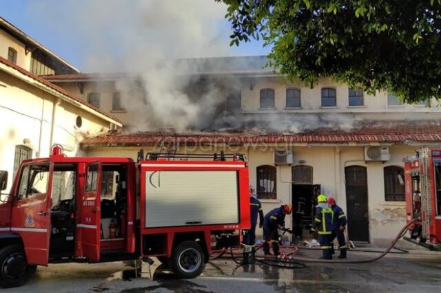 Χανιά: Φωτιά μέσα στην δημοτική αγορά της πόλης