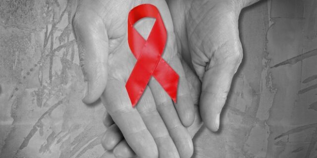 Πέθανε ο δημιουργός της κόκκινης κορδέλας του AIDS