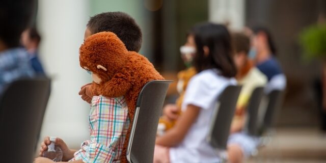 Χορηγείται επίδομα 300 ως 1200 ευρώ για αναδοχή παιδιών