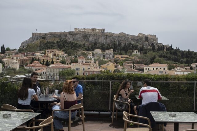 Προνόμια εμβολιασμένων: 7 ερωτήματα και “γκρίζες ζώνες” 