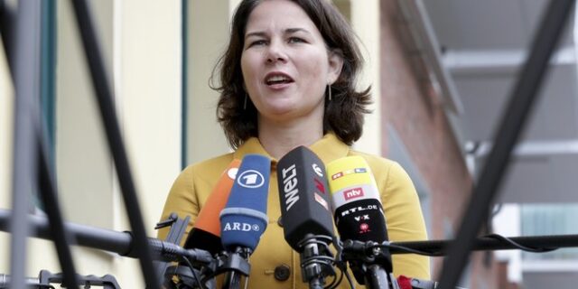 Γερμανία: H Aναλένα Μπέρμποκ είναι ο κύριος στόχος ψευδών ειδήσεων από ΜΜΕ