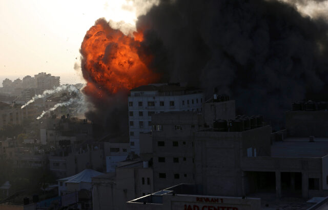 Ντοκουμέντο: Παλαιστίνια ρεπόρτερ καταγράφει τη στιγμή της επίθεσης με πυραύλους
