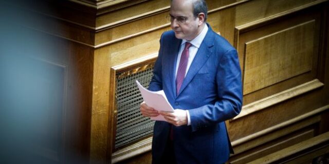 Εργασιακό νομοσχέδιο: Απομονωμένος στην Βουλή ο Κωστής Χατζηδάκης