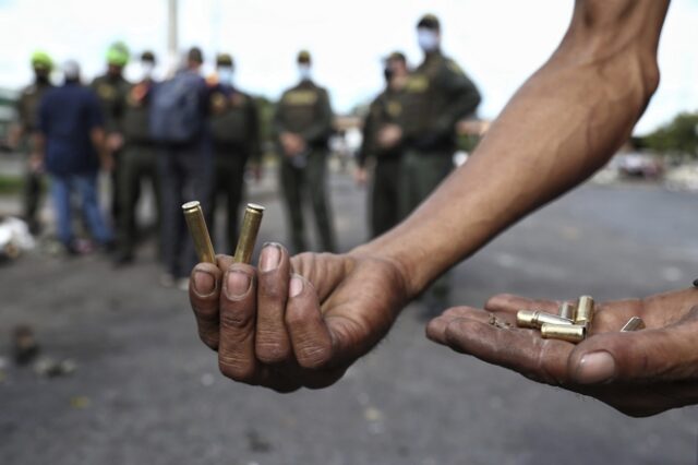 Κολομβία: 42 νεκροί σε 13 ημέρες διαδηλώσεων και βίαιης καταστολής