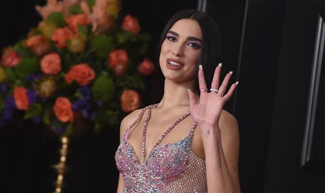 Brit Awards: Η Dua Lipa σάρωσε τα πάντα και όχι μόνο με την εμφάνισή της