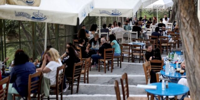 Εξαφανίστηκε ο μίσος τζίρος σε σχέση με πέρυσι σε εστίαση και καταλύματα