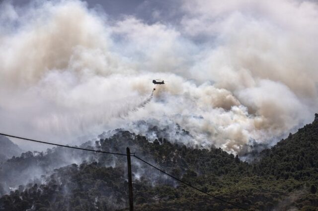 Φωτιά στα Γεράνεια Όρη: Αποκαρδιωτικές εικόνες από δορυφόρο – Το πριν και το μετά