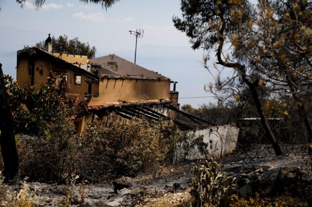 Φωτιά στα Γεράνεια Όρη: Κυβερνητικό κλιμάκιο στο Αλεποχώρι