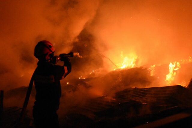 Κόρινθος: Μεγάλη φωτιά στο Σχίνο Λουτρακίου -Εκκενώθηκαν δύο χωριά- Ολονύχτια μάχη