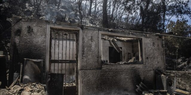 Ενεργοποιήθηκε το 112: Εντολή άμεσης εκκένωσης σε άλλους τρεις οικισμούς