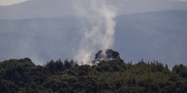 Φωτιά στα Γεράνεια Όρη: Παραμένουν ισχυρές δυνάμεις για να σβήσουν διάσπαρτες εστίες
