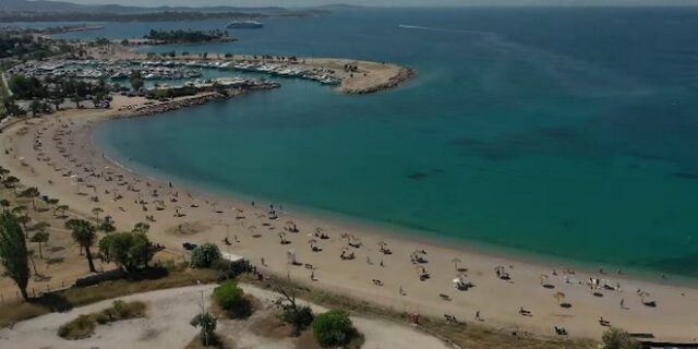 Οι Βραβευμένες με Γαλάζια Σημαία ακτές της Αττικής από ψηλά