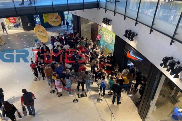 Θεσσαλονίκη: Απίστευτος συνωστισμός σε mall