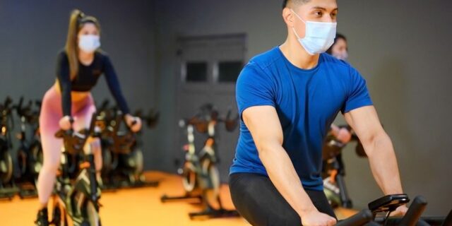 Γυμναστήρια: Αλαλούμ με τη διπλή μάσκα