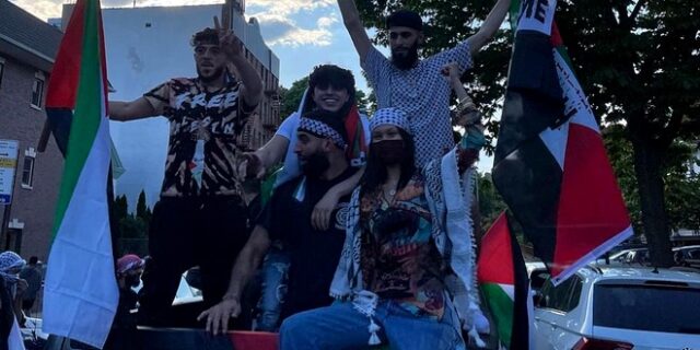 Η Μπέλα Χαντίντ σε πορεία αλληλεγγύης για την Παλαιστίνη