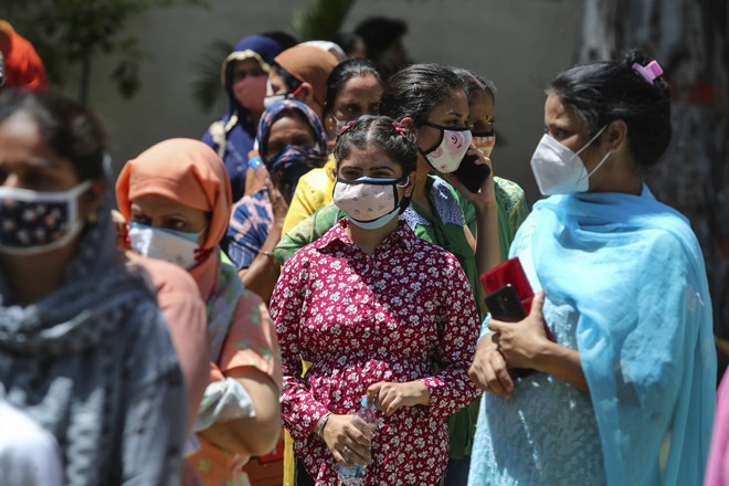 Ινδία: Πάνω από 3.200 θάνατοι από κορονοϊό σε 24 ώρες