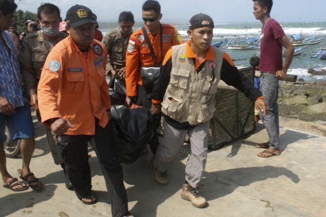 Ινδονησία: Σκάφος ανατράπηκε εξαιτίας μιας σέλφι – Τουλάχιστον 7 νεκροί