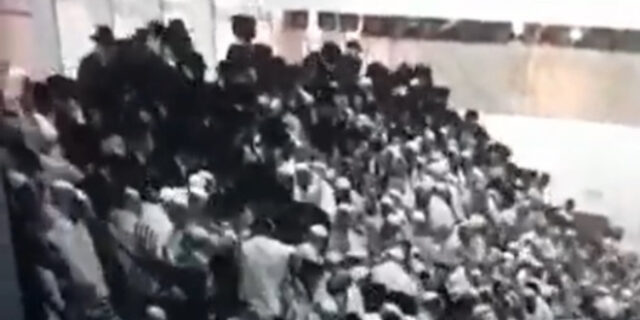 Ισραήλ: Η στιγμή της κατάρρευσης εξέδρας σε συναγωγή – 2 νεκροί, πάνω από 100 τραυματίες