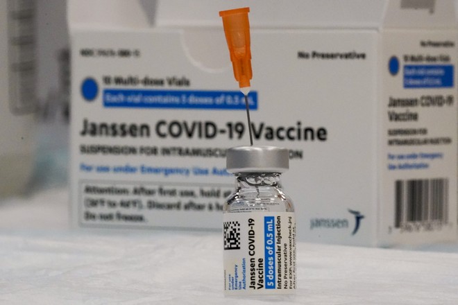 Δανία: Stop και στο εμβόλιο Johnson & Johnson – “Τα πλεονεκτήματα δεν υπερτερούν του κινδύνου”