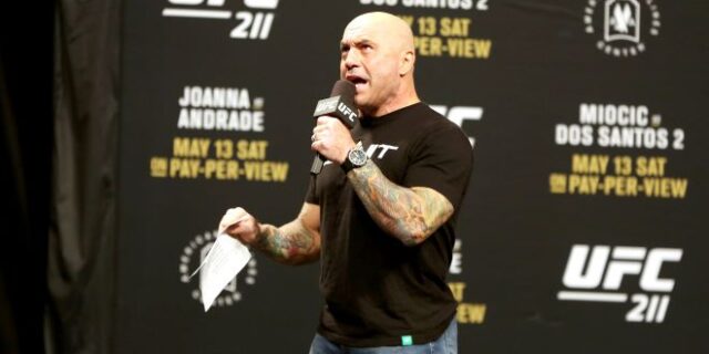 ΗΠΑ: Αντιδράσεις για την δήλωση του Τζο Ρόγκαν για τα εμβόλια και τους νέους