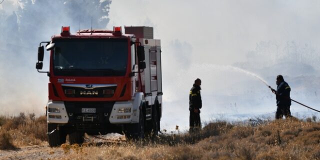 Φωτιά στην Κερατέα: Υπό μερικό έλεγχο – Παραμένουν πυροσβεστικές δυνάμεις