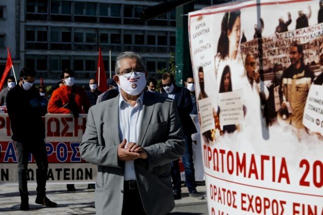 Στο πεζοδρόμιο, ενάντια στο εργασιακό νομοσχέδιο, η αντιπολίτευση