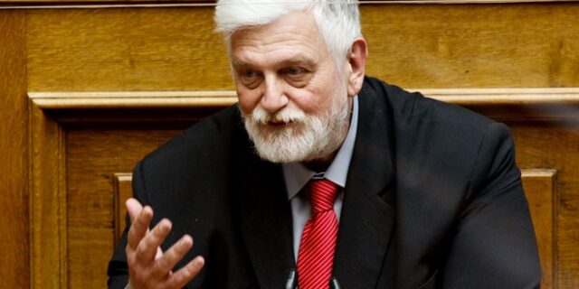 “Ο κακοποιητής μπορεί να είναι καλός γονιός”: Ο Γιάννης Λοβέρδος προσπαθεί να ζητήσει συγγνώμη