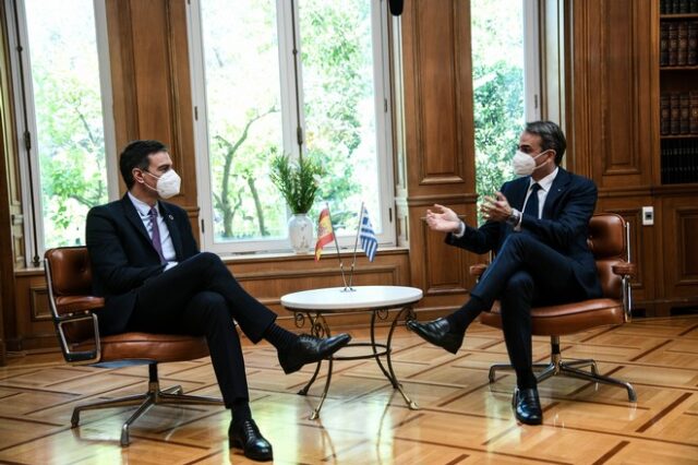 Μητσοτάκης: Η άρση της πατέντας είναι μόνο ένα μέρος της λύσης