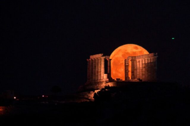 Υπερπανσέληνος: Η τελευταία του 2021 απόψε το βράδυ – “Φεγγάρι της Φράουλας”