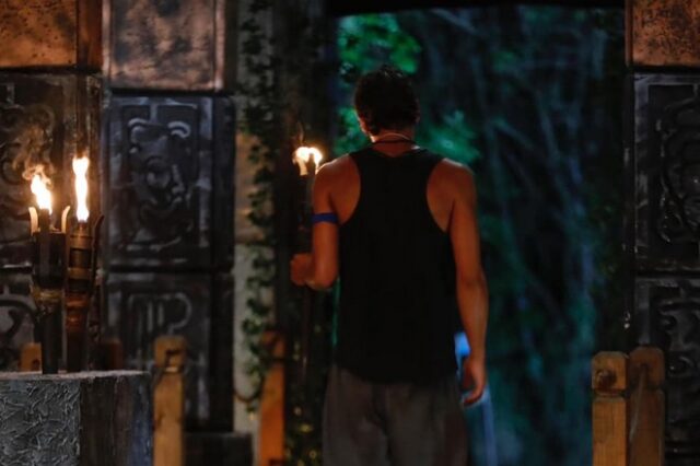 Survivor 4: Εντάσεις στο συμβούλιο – Αποχώρησε ο Παύλος Γαλακτερός