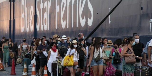 Εκπτώσεις έως και 50% στα ακτοπλοϊκά εισιτήρια για τους εκπαιδευτικούς