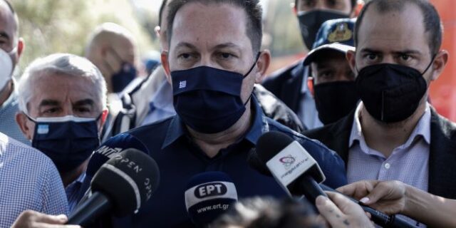 Πέτσας για τη φωτιά στα Γεράνεια: Οικονομική στήριξη 600-6.000 ευρώ για τους πληγέντες
