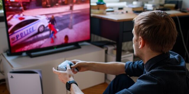 Για ένα Playstation 5 και ένα αυτοκίνητο – Γιατί έχουν γίνει “είδη υπό εξαφάνιση”