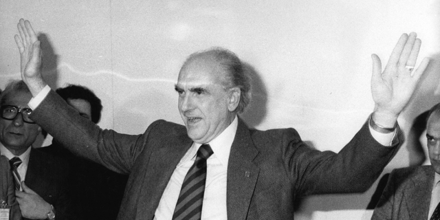 Ο Μητσοτάκης ξηλώνει τους νόμους του Ανδρέα