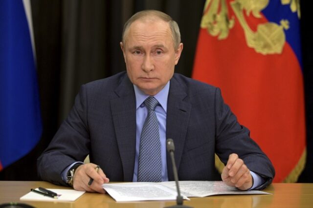 Ο Πούτιν υπέρ της άρσης της πατέντας για τα εμβόλια