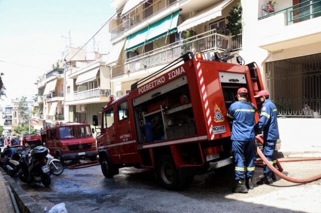 Καλλιθέα: Φωτιά σε πολυκατοικία – Φόβοι για τραυματίες