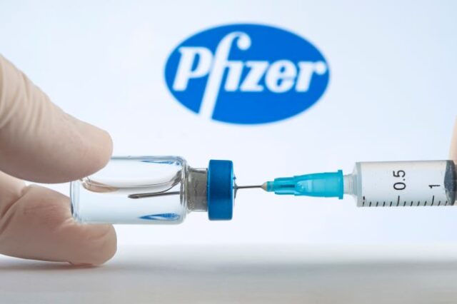 Ιταλία: Μια 23χρονη έλαβε κατά λάθος έξι δόσεις του εμβολίου Pfizer