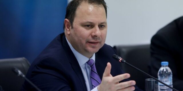 Σταμπουλίδης: Ανακοίνωσε την αποχώρησή του από το Υπουργείο Ανάπτυξης