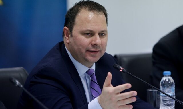 Σταμπουλίδης: Ανακοίνωσε την αποχώρησή του από το Υπουργείο Ανάπτυξης