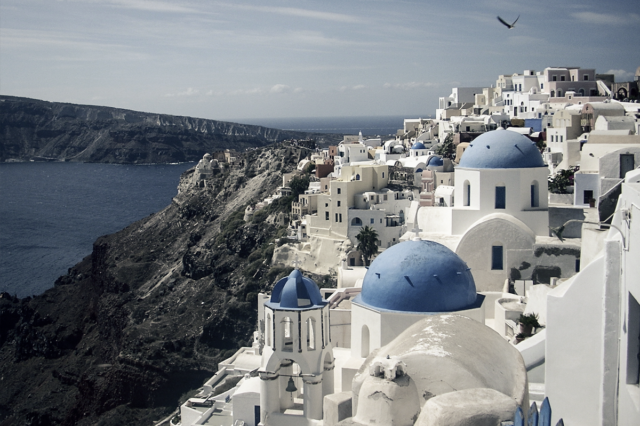 Το 2020 ανοίξαμε τον τουρισμό με 17 κρούσματα την ημέρα. Το 2021 με 2053…