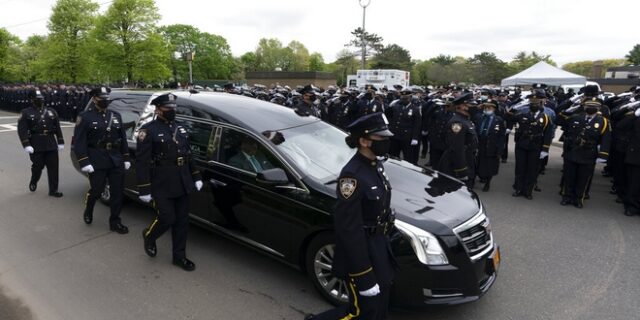 ΗΠΑ: Το τελευταίο αντίο στον ομογενή αστυνομικό Αναστάσιο Τσάκο