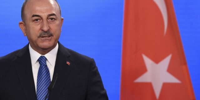 Τσαβούσογλου: “Η Ελλάδα να σταματήσει τις προκλήσεις – Ο Δένδιας λέει πολλά πίσω από την πλάτη μας”