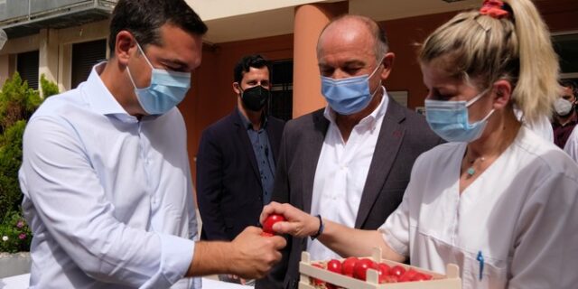 Τσίπρας στο Λαϊκό: Η συλλογική ανάσταση θα έρθει με αγώνες και διεκδικήσεις