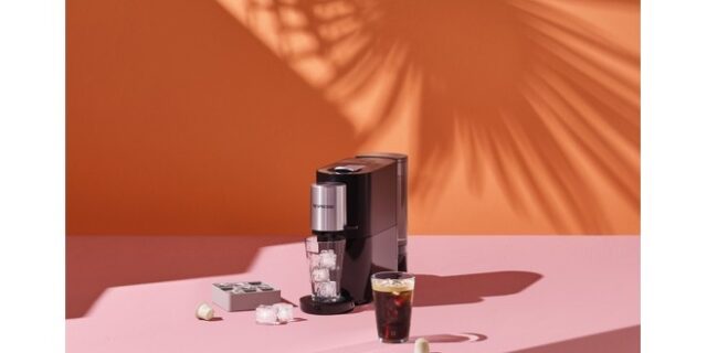 Η Nespresso  επαναπροσδιορίζει τον Freddo στο σπίτι