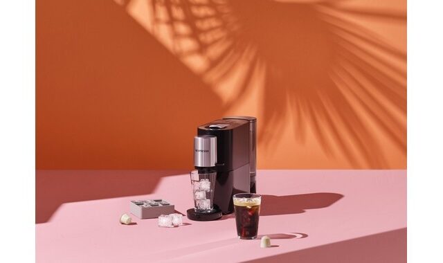 Η Nespresso επαναπροσδιορίζει τον Freddo στο σπίτι