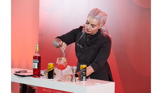 Οι πρωταγωνιστές της φετινής καμπάνιας του Campari μοιράστηκαν το πάθος τους για δημιουργία
σε έξι συναρπαστικά Masterclasses